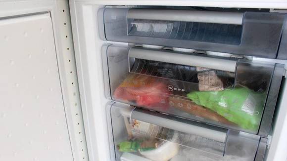 Er fryseren full av gammel mat? Gå gjennom den. Avis fryseren hvis den er full av is. FOTO: SYNNE HELLUM MARSCHHÄUSER